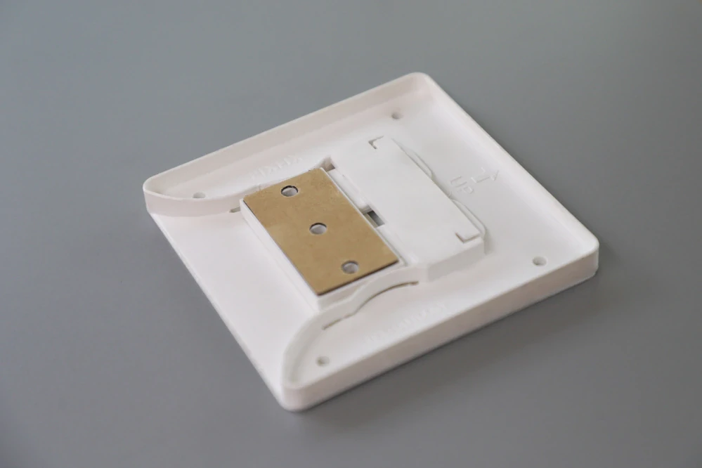 Nástěnný držák na časopisy Dacapo wall velký A5 (148×210mm) Bílá