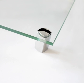 Distanční šroub Čtyřhran