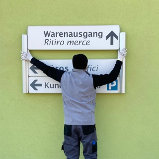 Venkovní tabule na zeď Signcode Extern wall